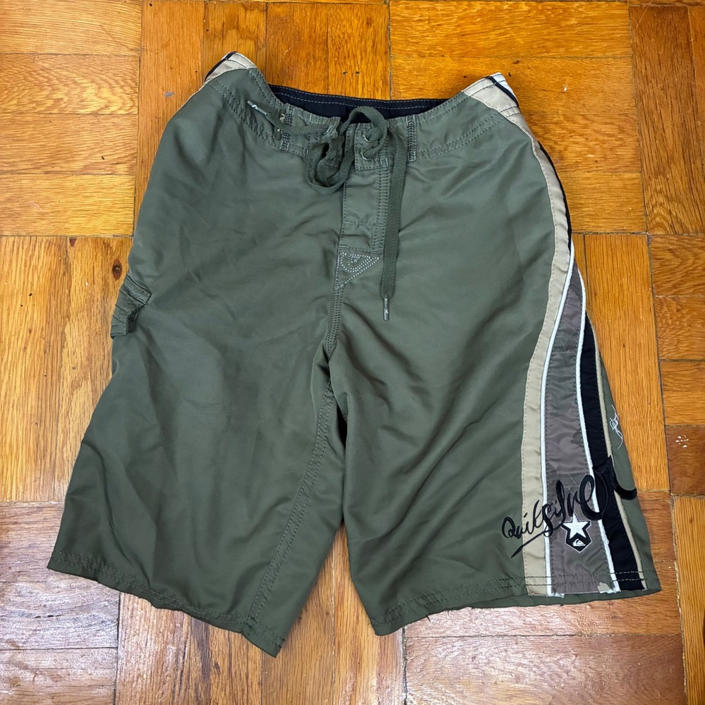 Y2K Quiksilver Olive Green Board Shorts Size XS (26" Waist)